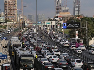 İstanbul Valisi: Trafik Sorununu Çözmek İçin Şehir İçine Giriş Paralı Olabilir