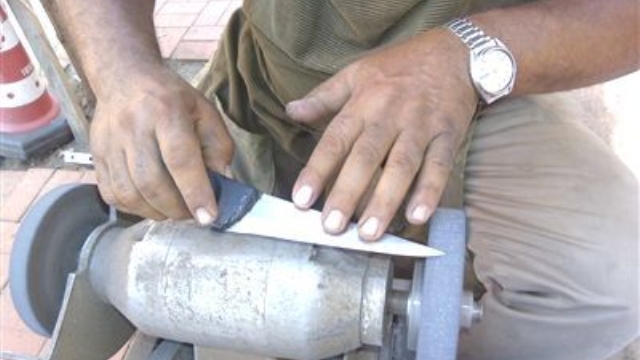 Dede Mesleğini Yaşatıyor