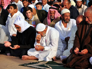 Bayramı evlerinden uzakta karşıladılar