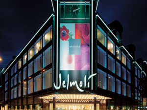 İsviçre'de iki mağazadan müşterilerine mescit