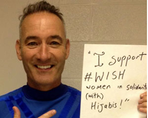 Başörtülü kızkardeşime dokunma