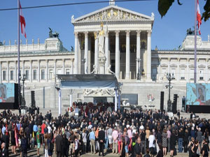 Avusturya'da İslam Yasa Tasarısı tartışılıyor