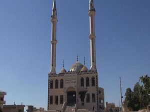 Humus'ta cami kalmadı namaz barınaklarda kılınıyor