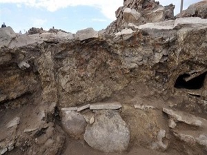 Höyükte 5 bin yıllık duvar resimleri bulundu