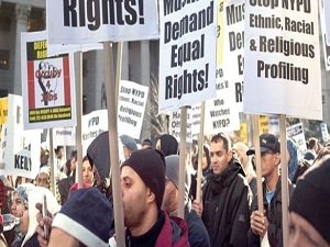 Müslüman olmayanların eğittiği imam namaz kıldıracak!