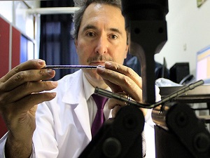 Omurga ağrılarına akıllı vida ile çözüm