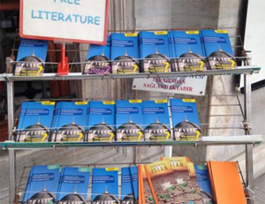 Turistlere Rusça Risale-i Nur hediyesi