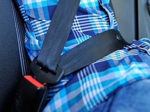 Emniyet kemerinde kadın hassasiyeti