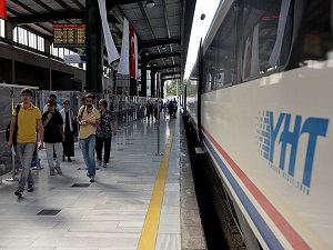 Öğretmenlere trenlerde yüzde 50 indirim