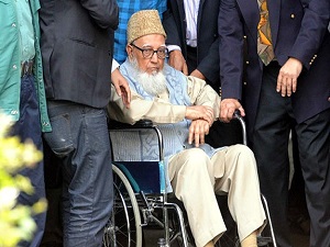 Tek kişilik hücresinde Allah'ı zikrediyordu