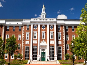 Yoksul Türk öğrencilere yardım