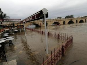 Meriç Nehri'nin Debisi Alarm Seviyesini Aştı