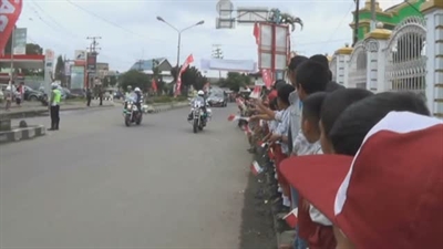 Widodo, Sinabung yanardağı mağdurlarını ziyaret etti