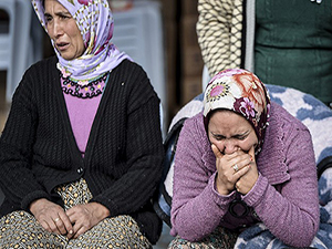 Gözü yaşlı ailelerin bekleyişi sürüyor