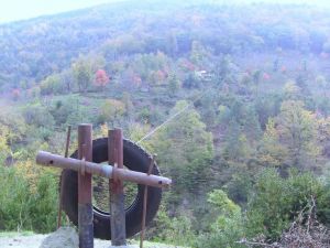 Yolları Kapanınca, Ulaşımı Teleferikle Sağlıyorlar