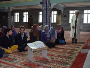 Amerikalı Gençler İslamiyeti Öğrendi