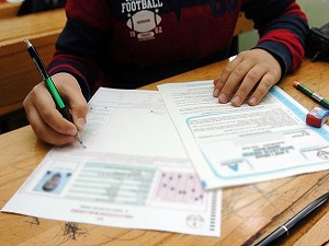 Musevi öğrenciler de din kültürü sorularına cevap verecek