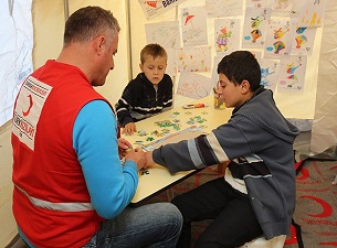 Çizdikleri resimde söyledikleri şarkıda hep baba var