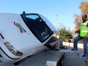 Emniyet Kemerinin Önemi Simülasyon Aracıyla Gösterildi