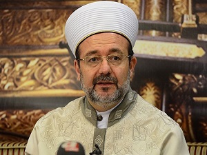 Görmez Mescid-i Aksa'ya postallarla girilmesini kınadı
