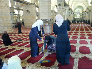 Mescid-i Aksa'daki tahribatın izleri silinmeye çalışılıyor