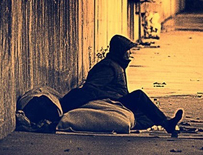 Evsizlere dışarıda uyumayı da yasakladılar