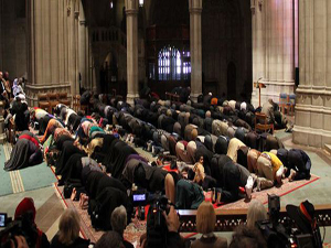 Washington Ulusal Katedralinde ilk Cuma