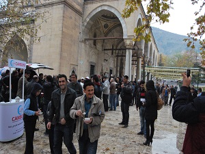 Cansuyu tarafından Aşure dağıtımı gerçekleştirildi