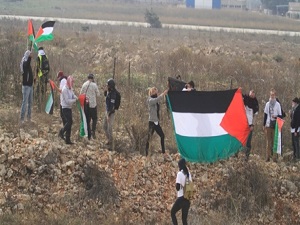 İsrail 16 Filistinliyi gözaltına aldı