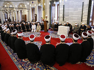 Kuran-ı Kerim'i yaşamak en güzel ibadettir