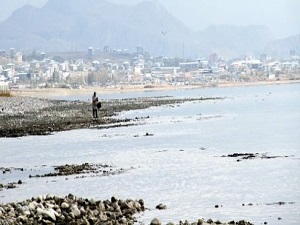 Van Gölü giderek küçülüyor