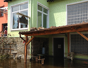 Papaz cami yapımına destek verecek