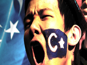 300 Uygur Türk'ü kabul edilmezse öldürülecek!