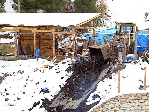 Ermenek'te kar kalınlığı 25 santimetreye ulaştı