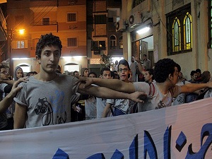 Mısır'da tek tip tişört'le darbe karşıtı gösteri