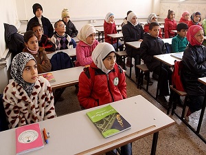 Bombalar altında eğitim