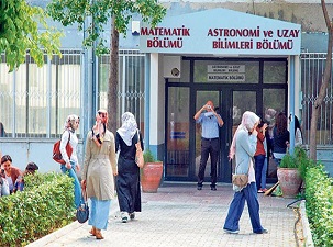 Başörtülü öğrencileri fişleyen Prof. cezaevinde