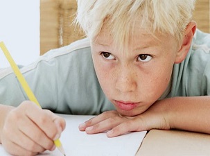 Çocuk ödev yaparak değil, oynayarak gelişir