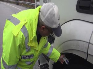 Trafik Ekiplerinden Kış Lastiği Denetimi