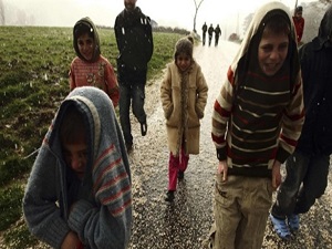 Soğuğun şiddetinden mağaraya sığınıyorlar