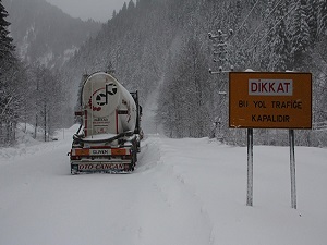 Ovit Dağı çığ riski nedeniyle ulaşıma kapatıldı