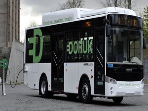 İlk elektrikli otobüsümüz öğrencilerle buluştu