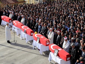 Ermenek'te 5 madenci toprağa verildi