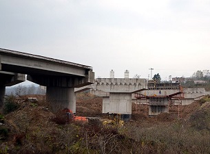 21 kilometre yolun maliyeti iki havalimanına bedel
