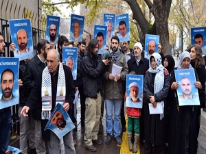 Bakanlık önünde Mavi Marmara eylemi