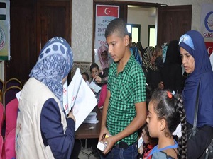 Gazzeli yetimlerin yüzü güldü