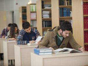 Anadolu Üniversitesi Kütüphanesi Rekora Koşuyor