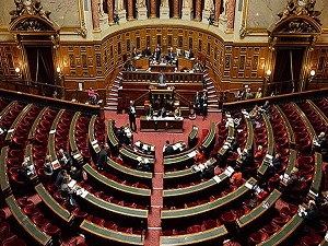 Fransa'da yabancılara yeni haklar