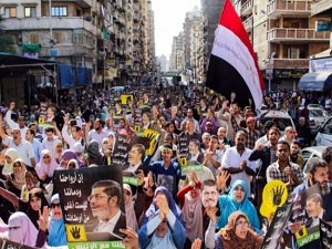 Mısır'da darbe karşıtı gösteriler sürüyor