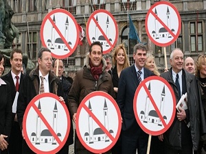 Müslümanlar Almanya'da tehdit ediliyor